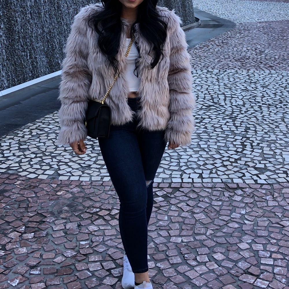 Faux fur jacket. Light pink